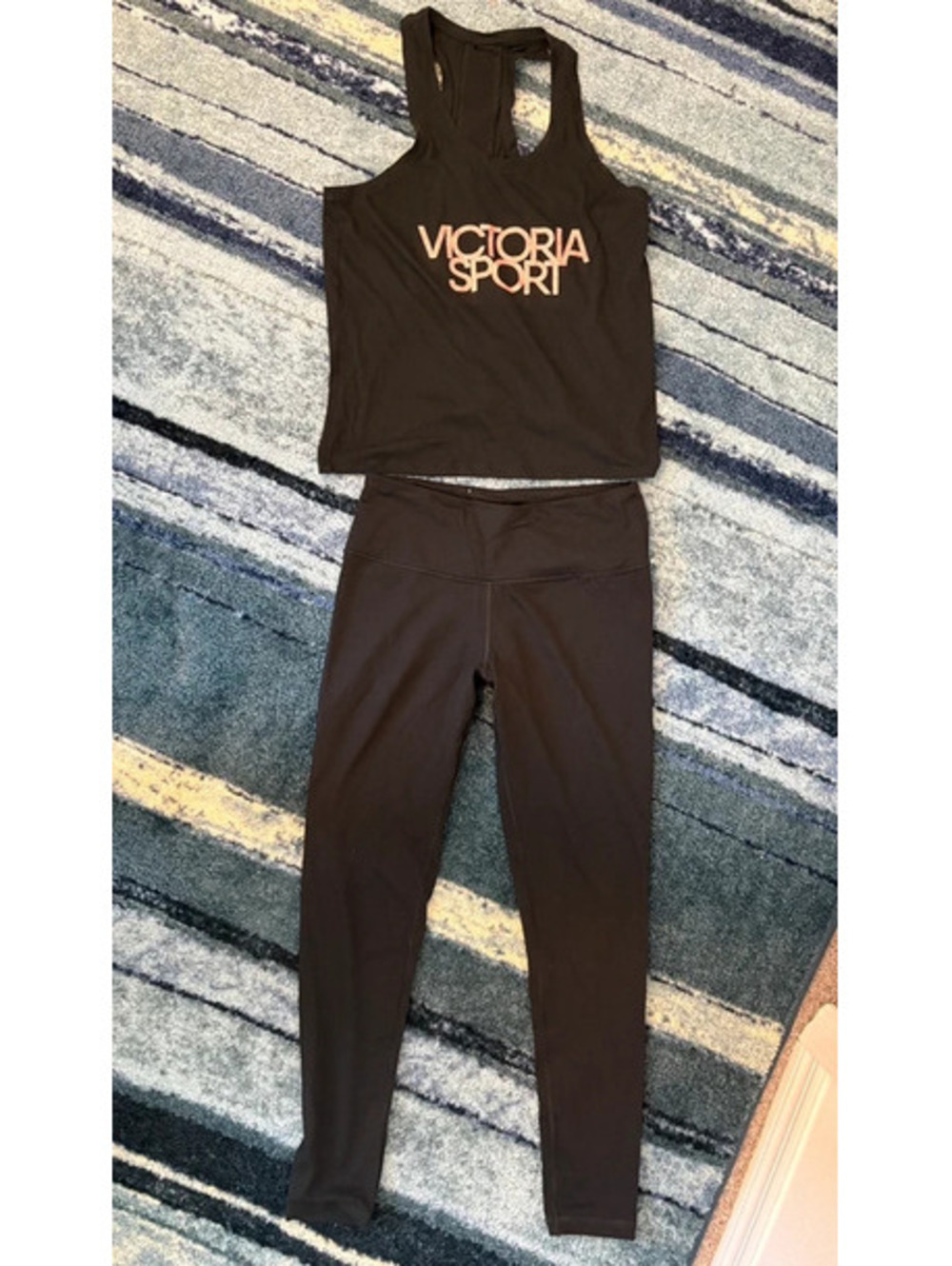 Victoria’s Secret Sport Black & Rose Gold Top & Leggings Set Size M